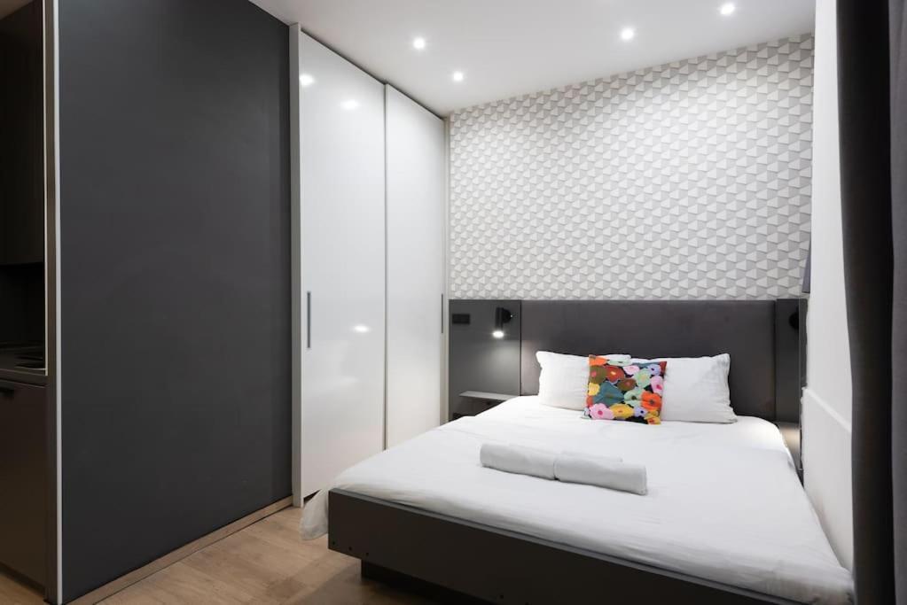 Lighthouse Apartment Praga Esterno foto