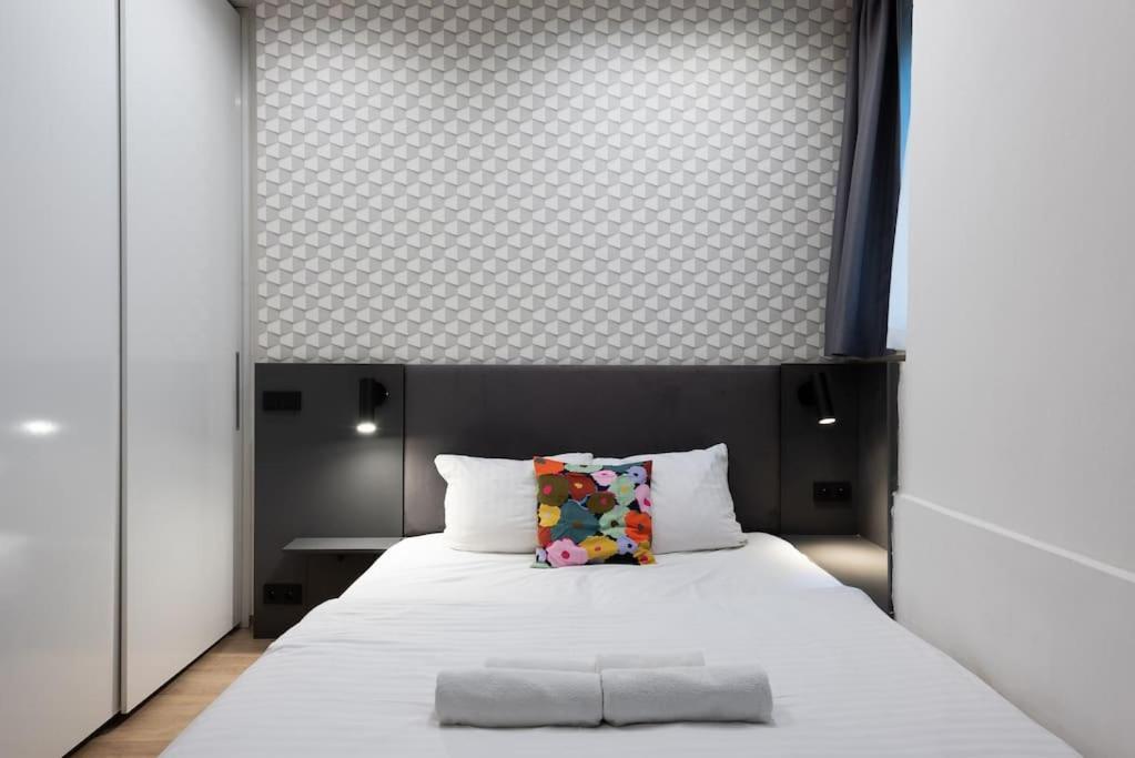 Lighthouse Apartment Praga Esterno foto