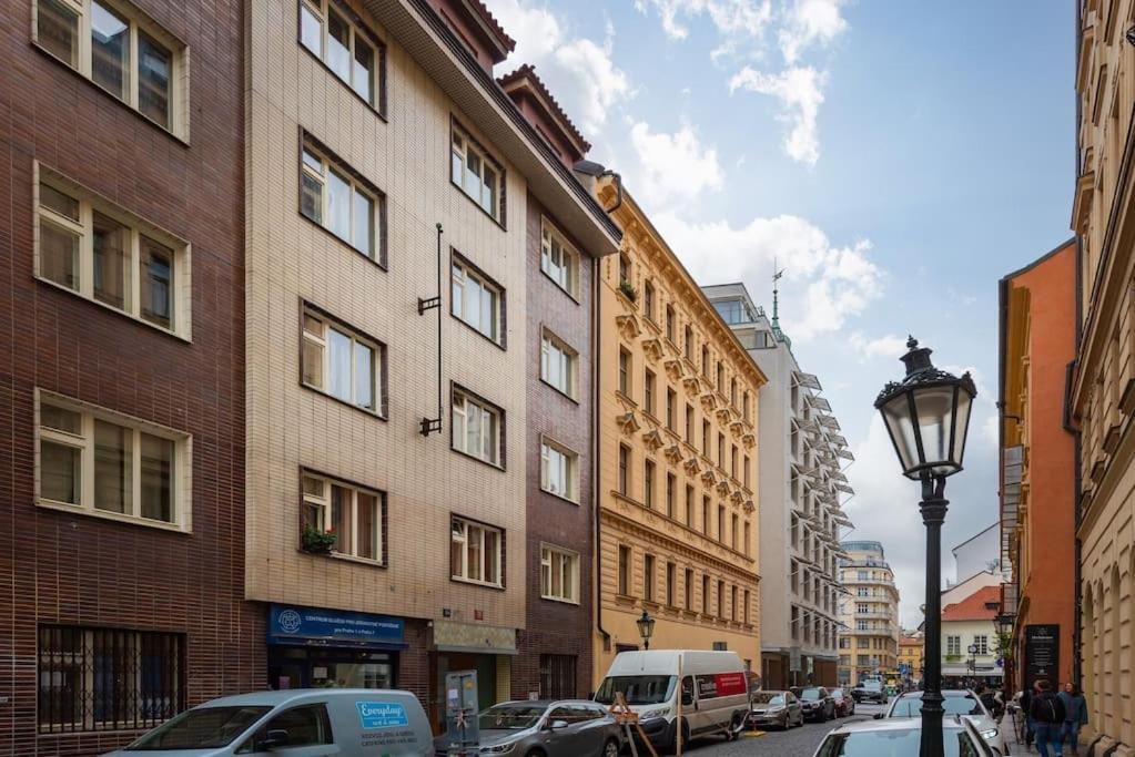 Lighthouse Apartment Praga Esterno foto