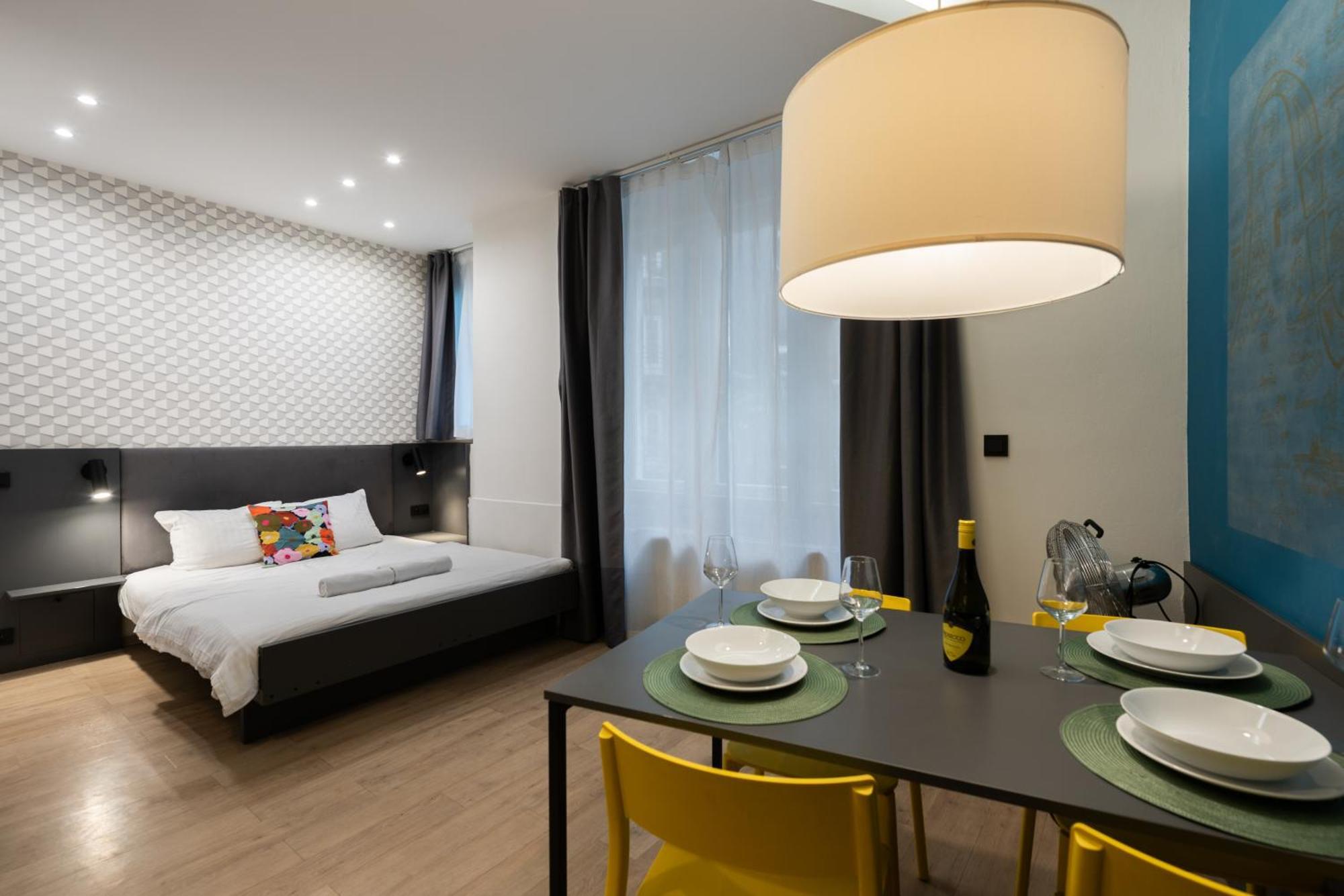 Lighthouse Apartment Praga Esterno foto