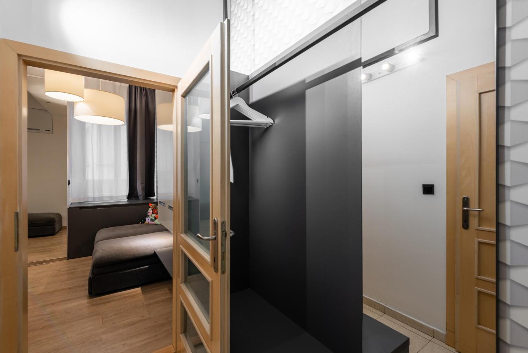 Lighthouse Apartment Praga Esterno foto
